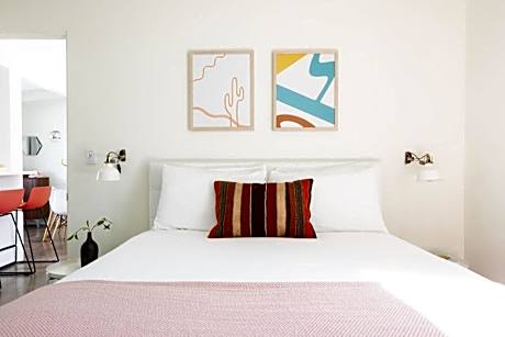 One-Bedroom Apartment with Sofa Bed