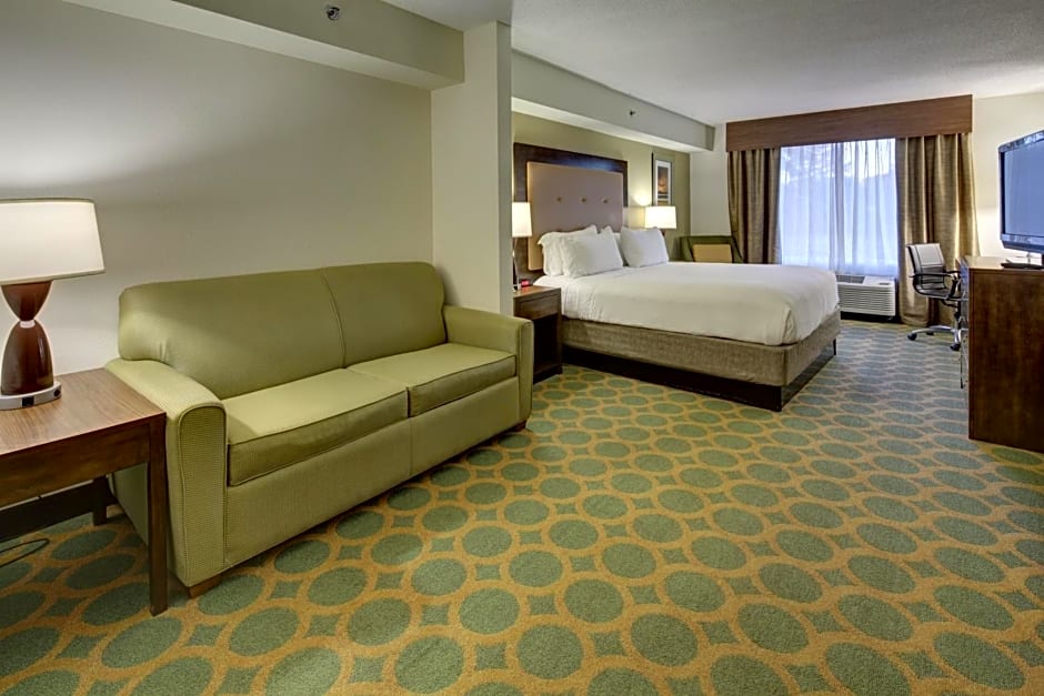 Holiday Inn Express Hotel & Suites Emporia