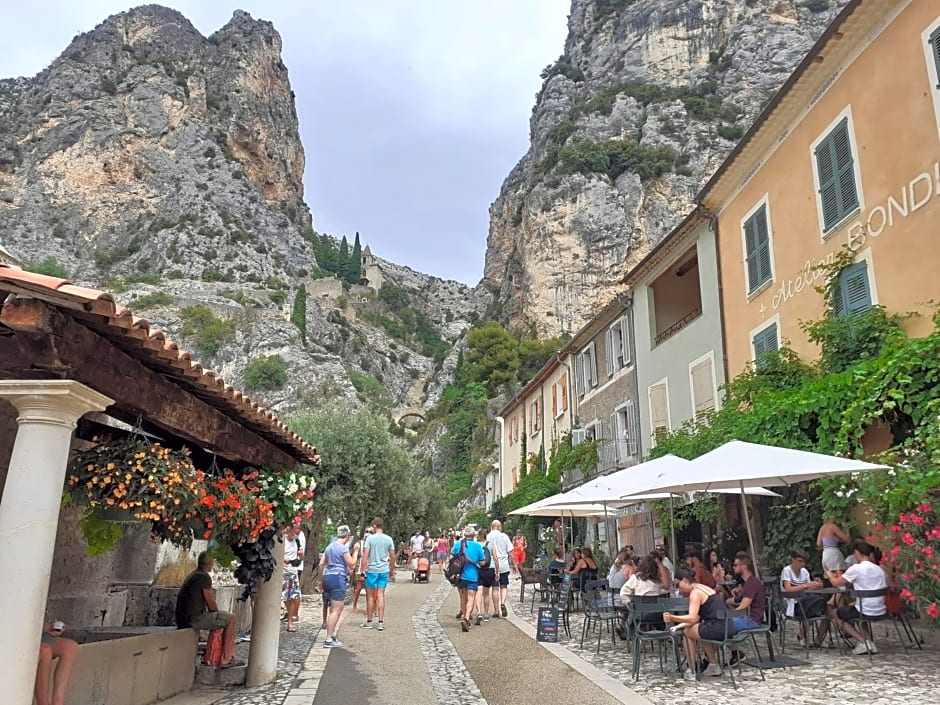 Authentique mas avec piscine en Provence