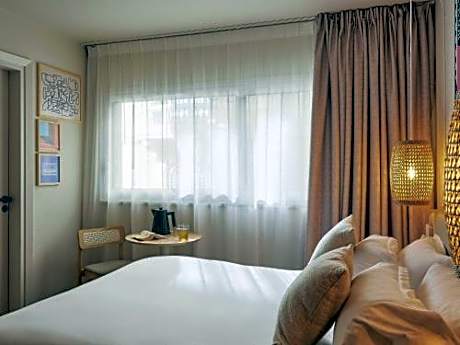 Classic Double Room with City View