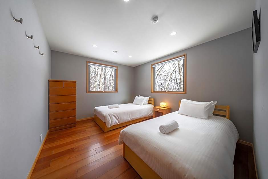 Bluebird Chalets by The Hakuba Collection