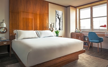 Deluxe King Accessible