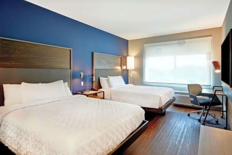 2 Queen Beds