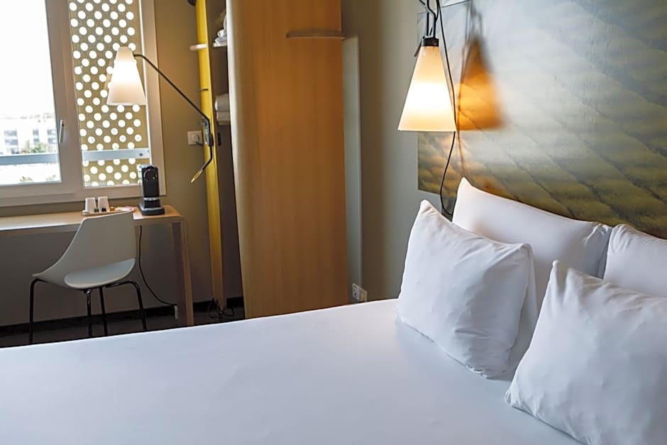ibis Lyon Carre De Soie