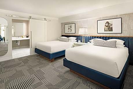 ADA Signature 2 Queens Suite