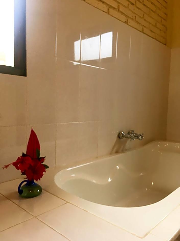 Amrita Villa Sidemen