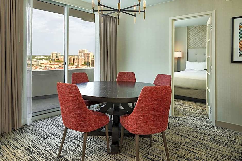 Hilton Kansas City Country Club Plaza