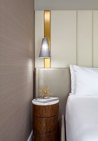 The Metropolitan Suite