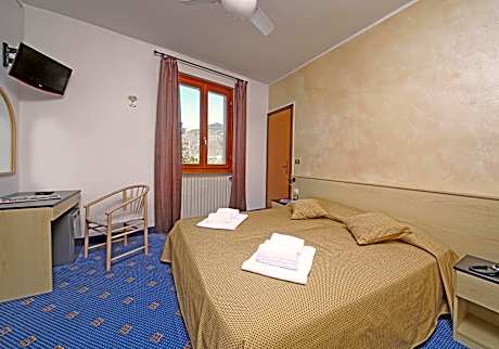 Double Room With Balcony for Single Use