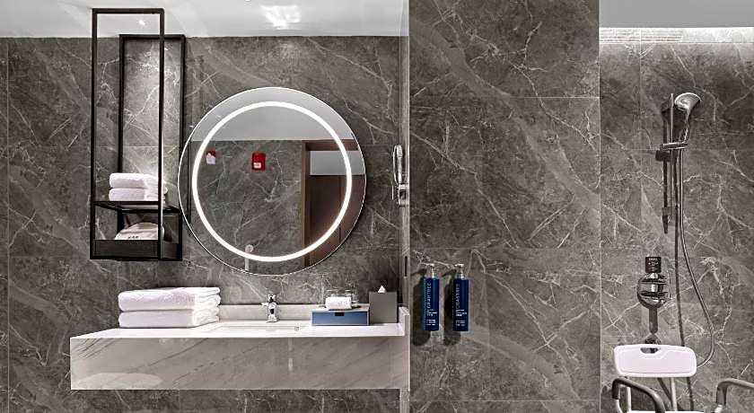 DoubleTree by Hilton Yantai Golden Coast Hotel & Suites