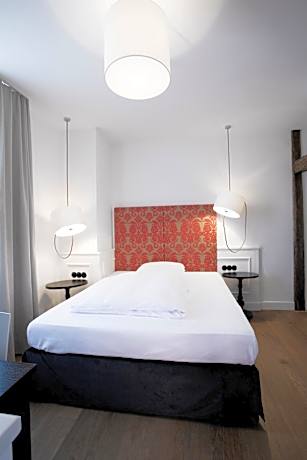 Small Deluxe Double Room