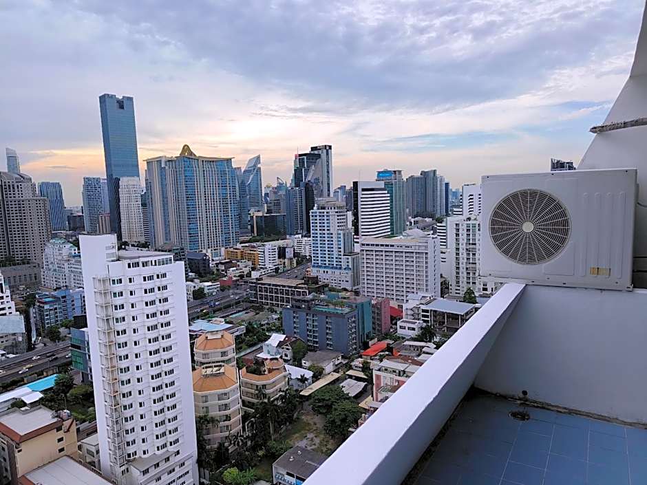 Omni Tower Nana Bangkok - Serviced Apartment on Sukhumvit Soi 4