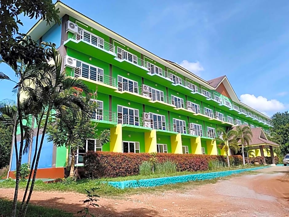 Saensukkho Green Hotel & Resort