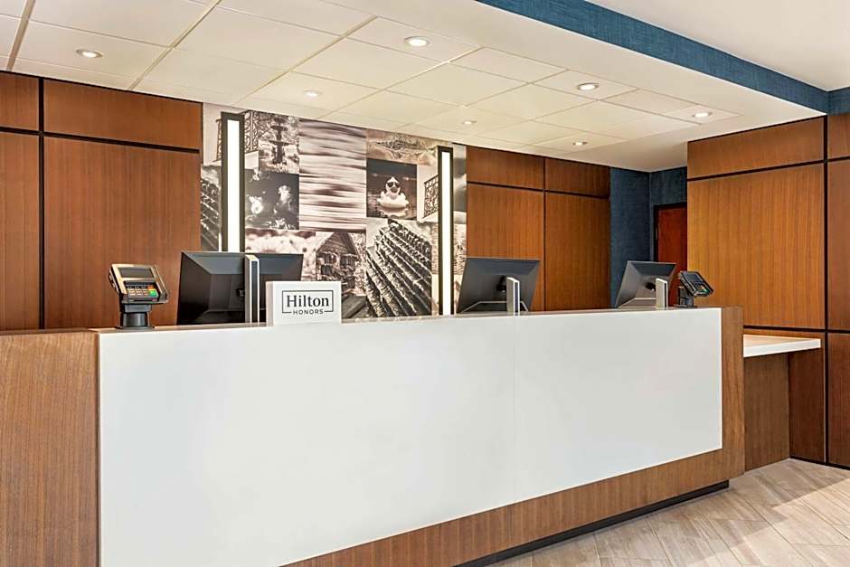 Embassy Suites By Hilton Hotel Kansas City-Overland Park