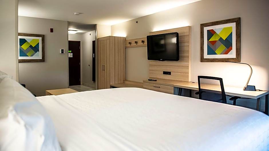 Holiday Inn Express Hotel & Suites Sedalia By IHG