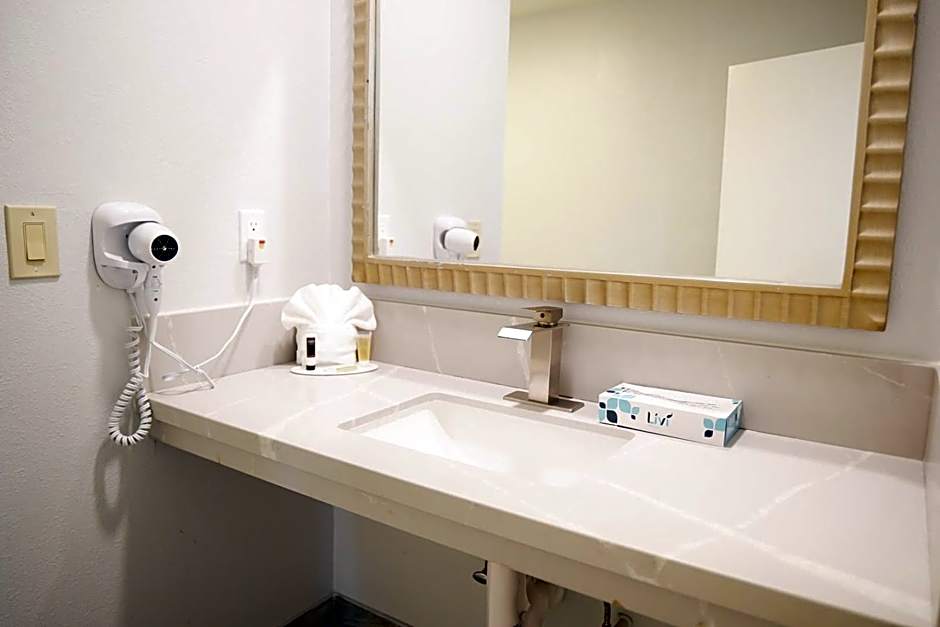 Days Inn by Wyndham West Covina