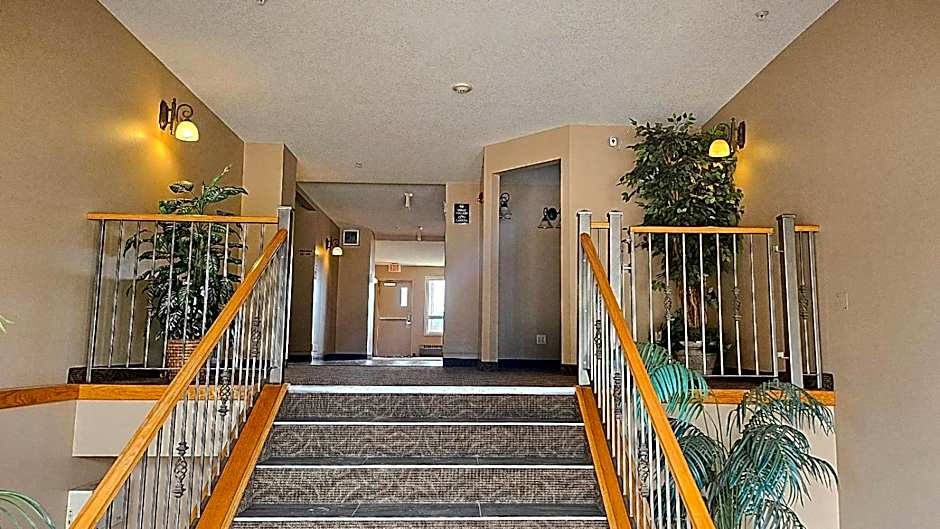 Misty Mountain Inn & Suites