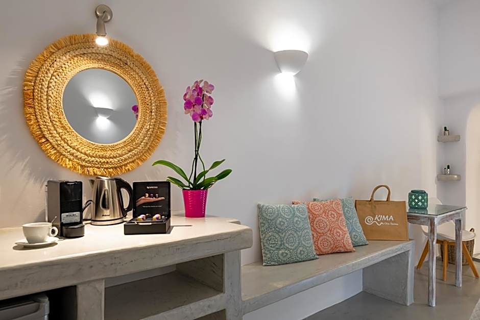 Kima Oia Suites