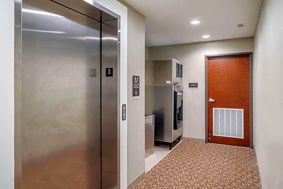 Sleep Inn & Suites