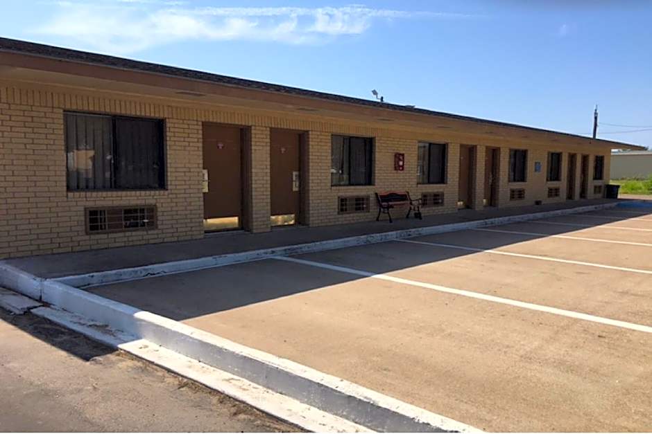 Hebbronville Executive Inn