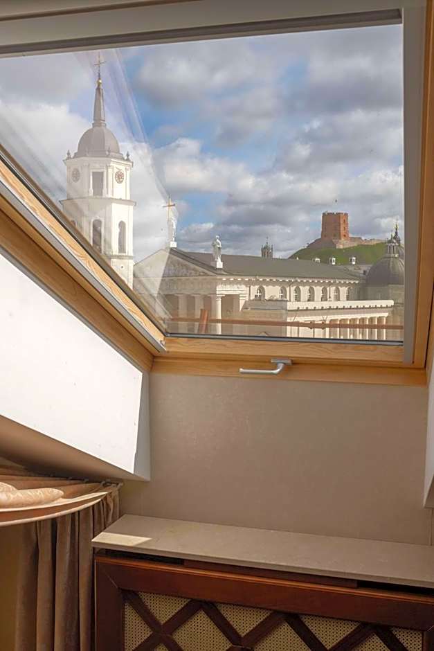 Grand Hotel Vilnius, Curio Collection by Hilton