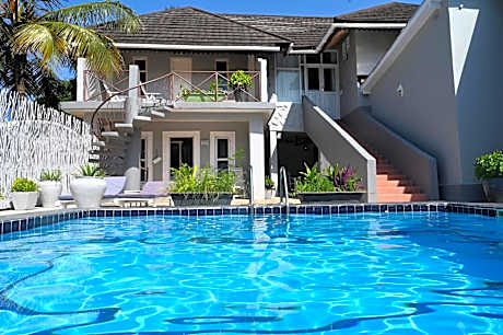 Double Room with Pool View