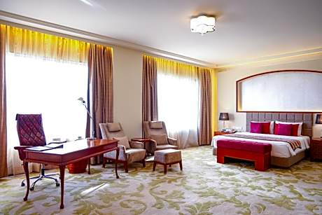 Suite Double Bed - 15% off on session of Spa, 15% off on Laundry, 15% off F&B services