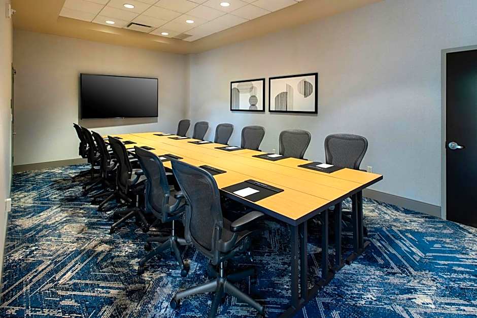 Courtyard by Marriott Philadelphia South at The Navy Yard