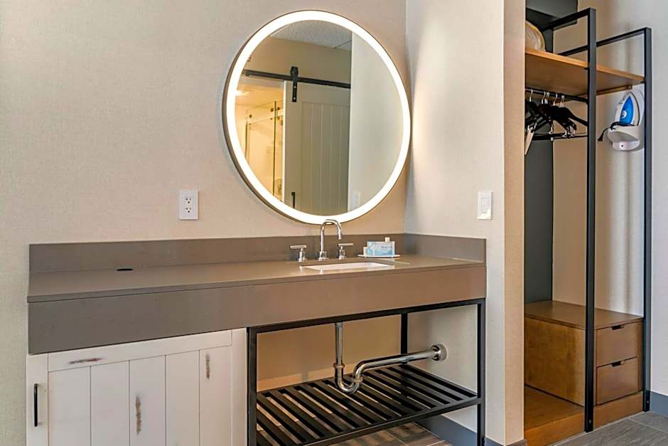 Fairfield by Marriott Inn & Suites Providence Airport Warwick