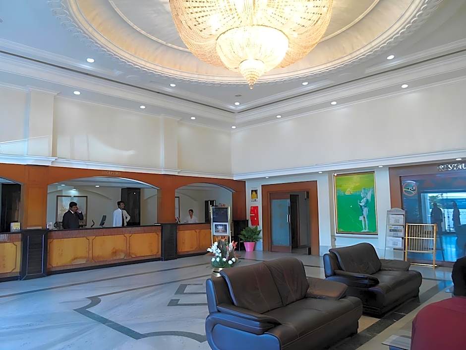 Hotel PLR Grand