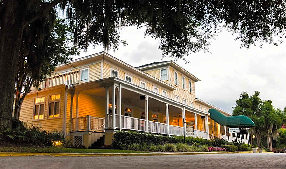 Photo 1 of 36 of Lakeside Inn on Lake Dora