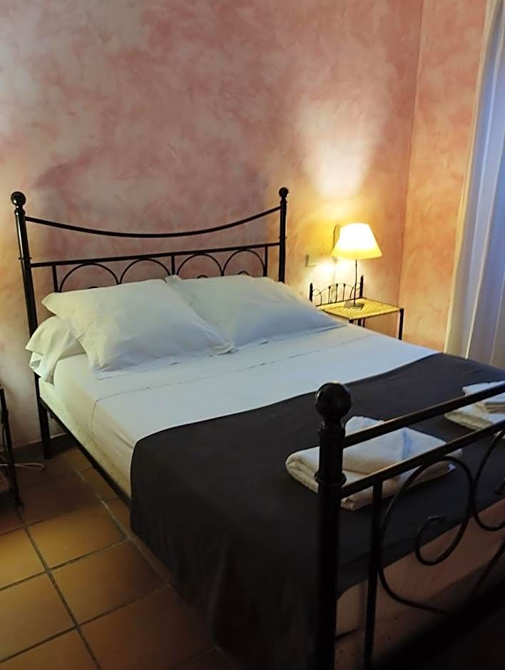 Logis Hotel Restaurant L'Esquielle