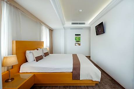 Large Double Room