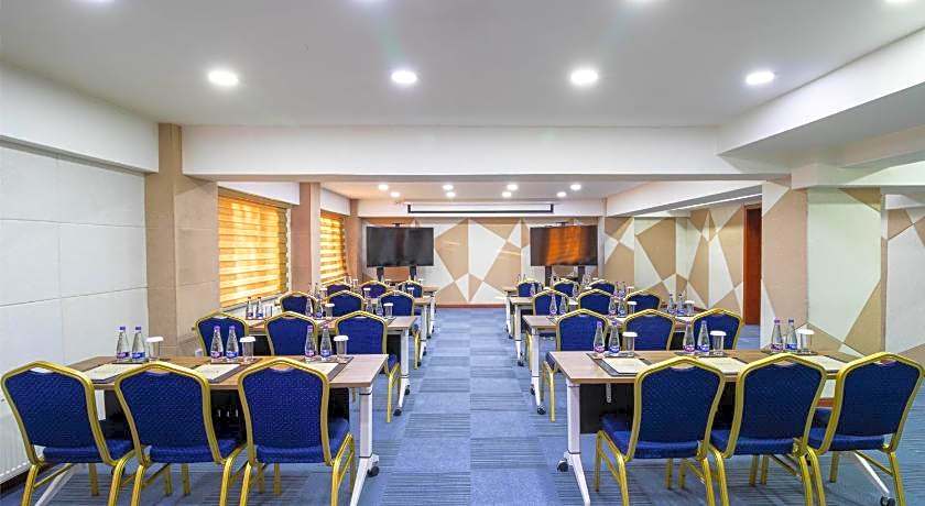 Kempinski Hotel Khan Palace