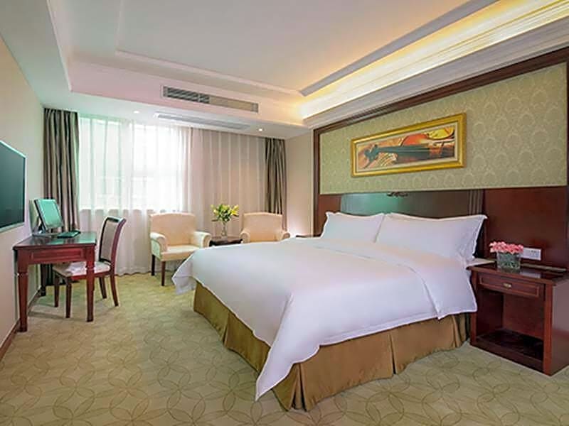 Vienna Hotel Shenzhen Bao'an Qianjin Road 1st Baotian Road Metro Station