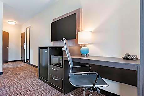 Quadruple Room with Two Queen Beds - Disability Access/Non Smoking