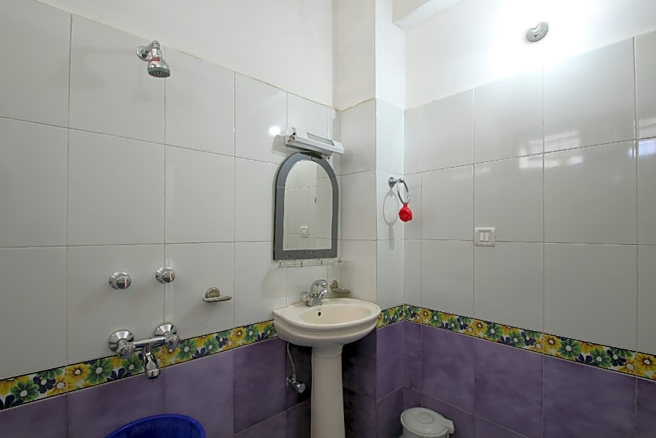 Hotel Lake Inn - A Luxury Lake View Hotel