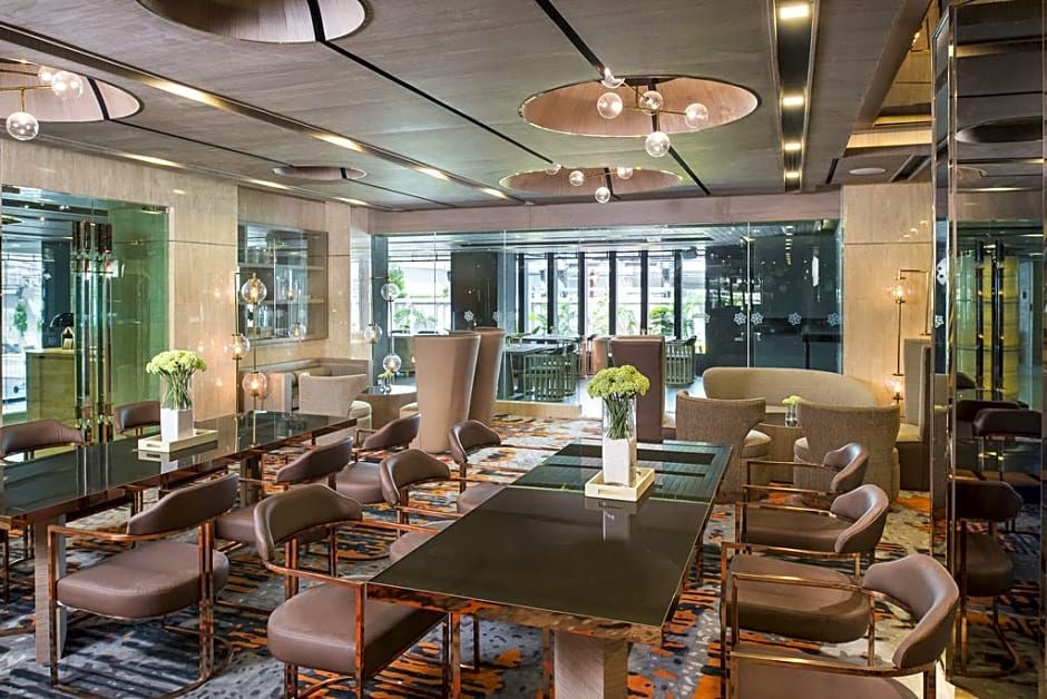 Solitaire Bangkok Sukhumvit 11