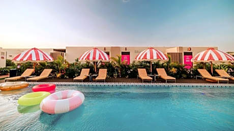 Privada Stays - Private Pools & Colorful-Chic Boutique Hotel