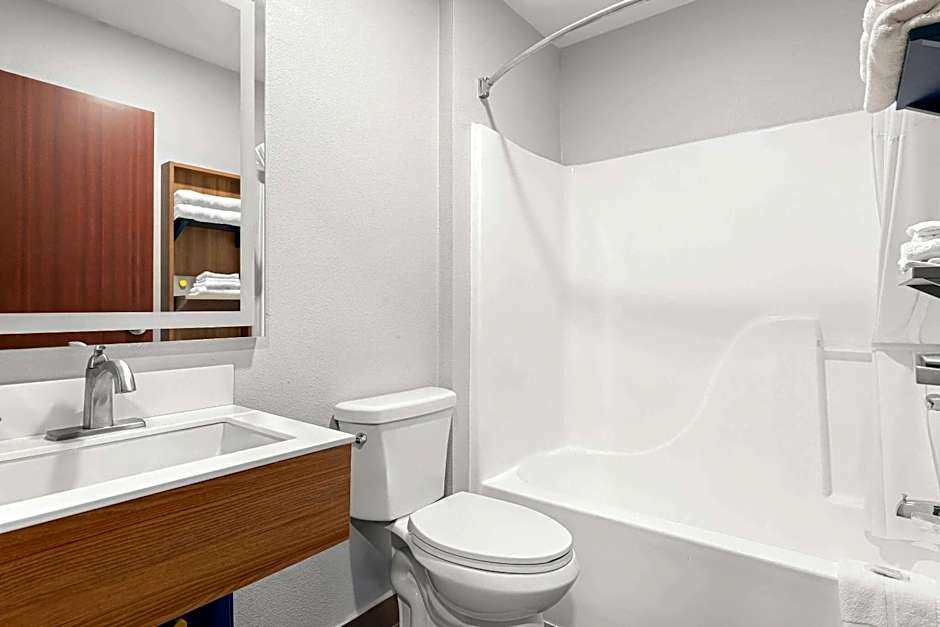 Microtel Inn & Suites By Wyndham Tulsa East