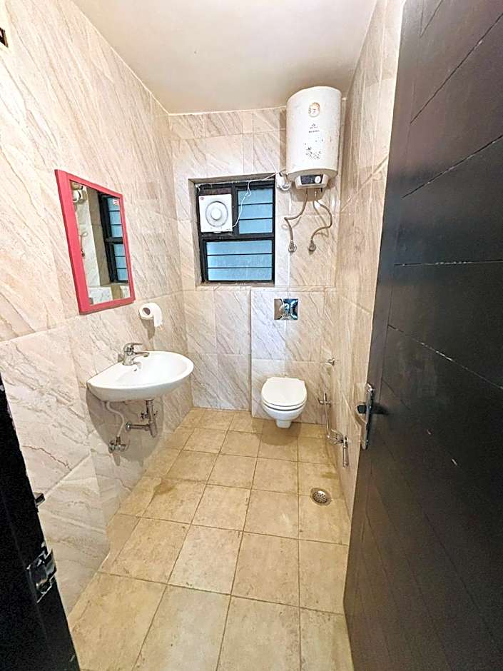 Hotel Lake Inn - A Luxury Lake View Hotel