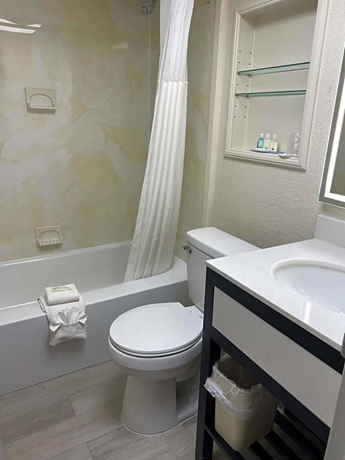 Quality Inn Perrysburg