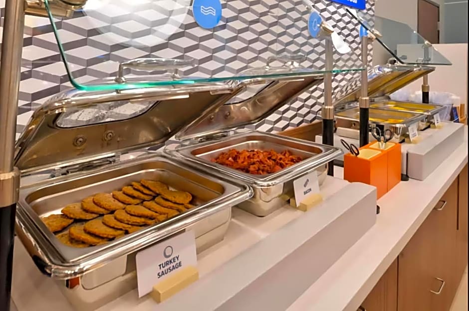 Holiday Inn Express Minneapolis West - Plymouth By IHG
