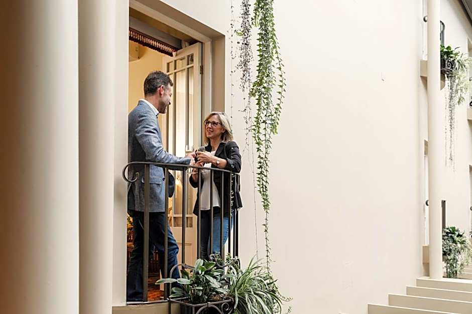 Hadley's Orient Hotel