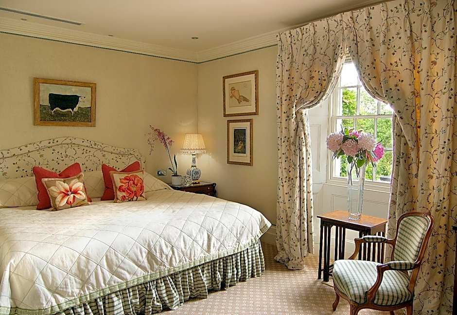 Summer Lodge Country House Hotel