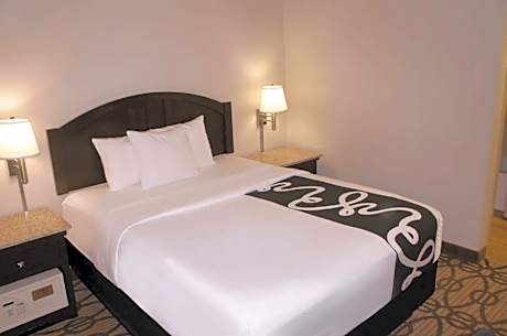Queen Room - Disability Access