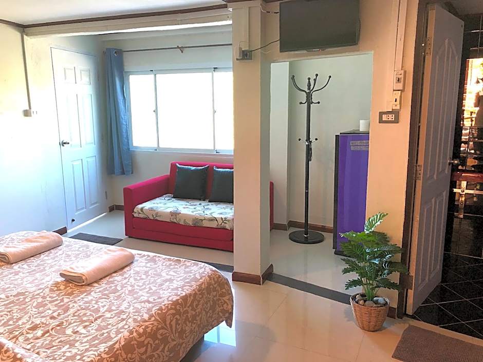 Yellow House Koh Sichang