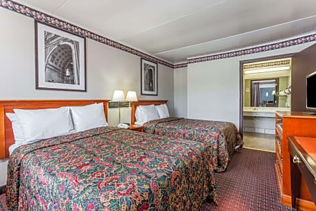 1 King Bed Studio Suite Non-Smoking