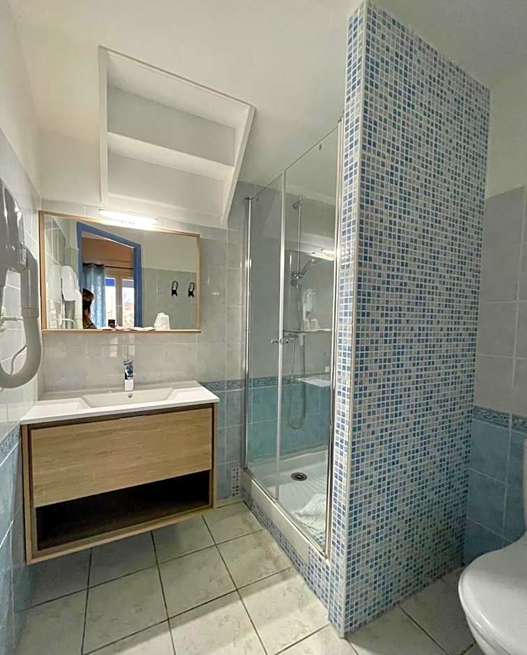 Hotel Les Palmiers En Camargue