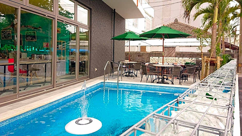 Green Rich Hotel Okinawa Nago (Artificial hot spring Futamata Yunohana)